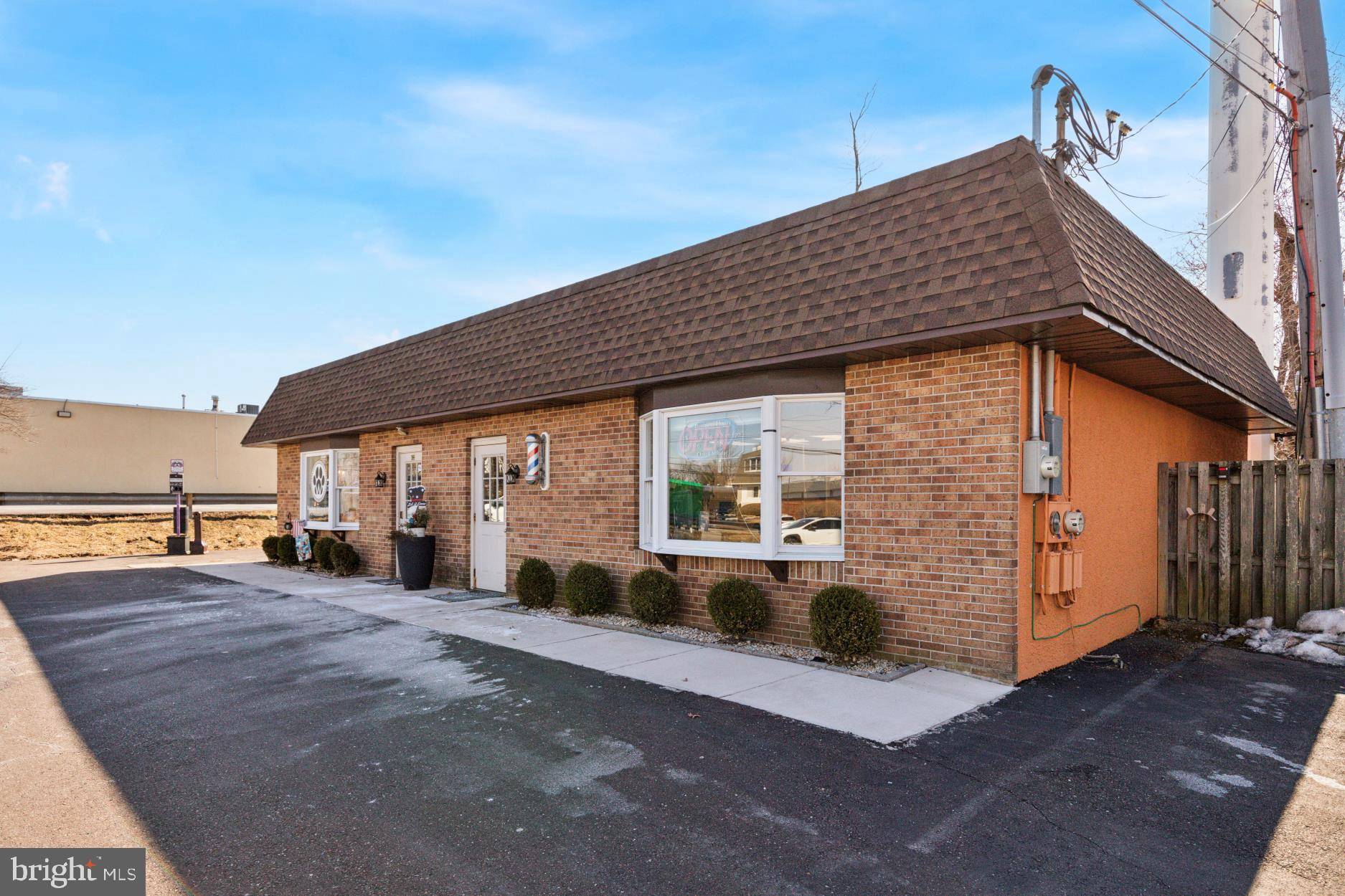 Ambler, PA 19002,633 E WELSH RD