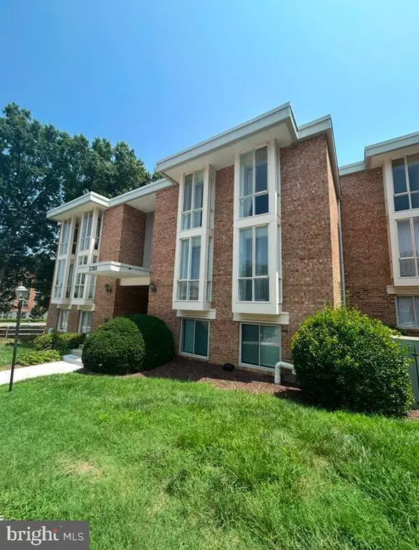 5701 INDIAN CT #8, Alexandria, VA 22303