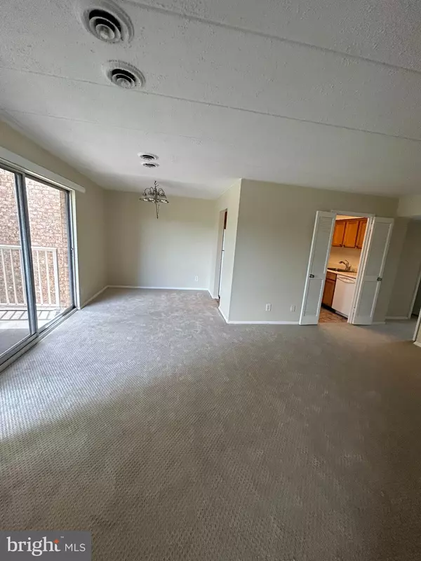 Alexandria, VA 22303,5701 INDIAN CT #8