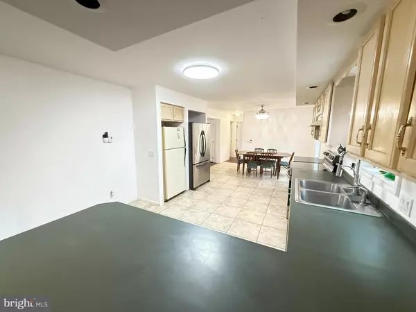 Bushkill, PA 18324,6486 DECKER DR