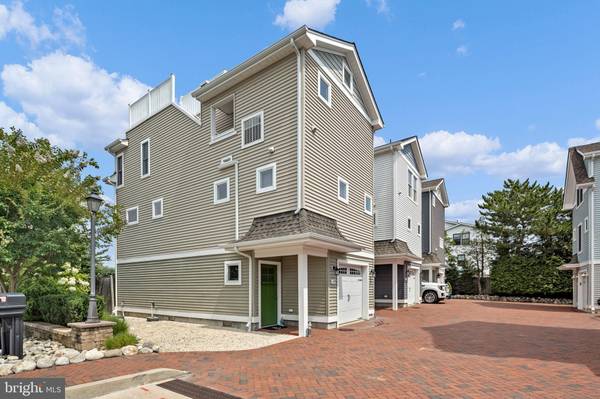 379 W 8TH ST #6, Ship Bottom, NJ 08008