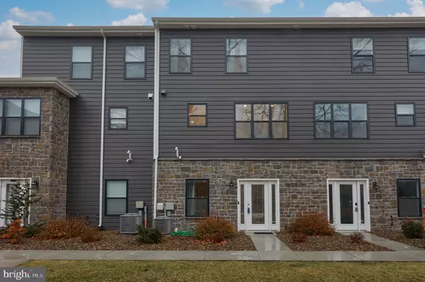 128 HIGH POINTE DR #32, Hummelstown, PA 17036