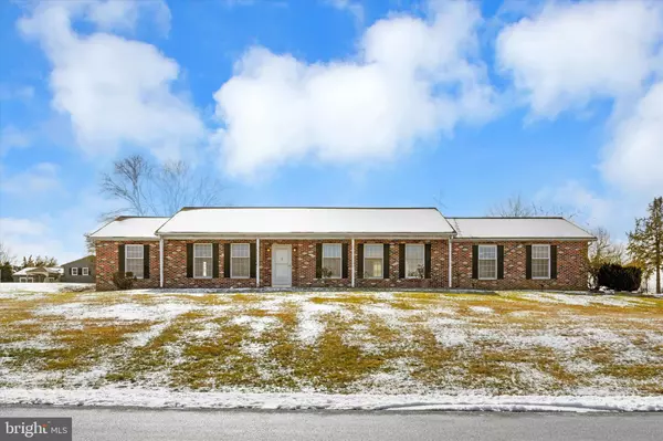 8017 YELLOWSTONE DR,  Harrisburg,  PA 17112