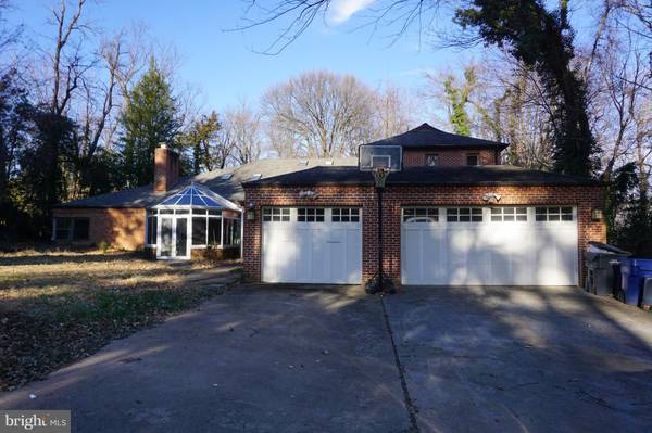 6024 MUNSON HILL RD, Falls Church, VA 22041