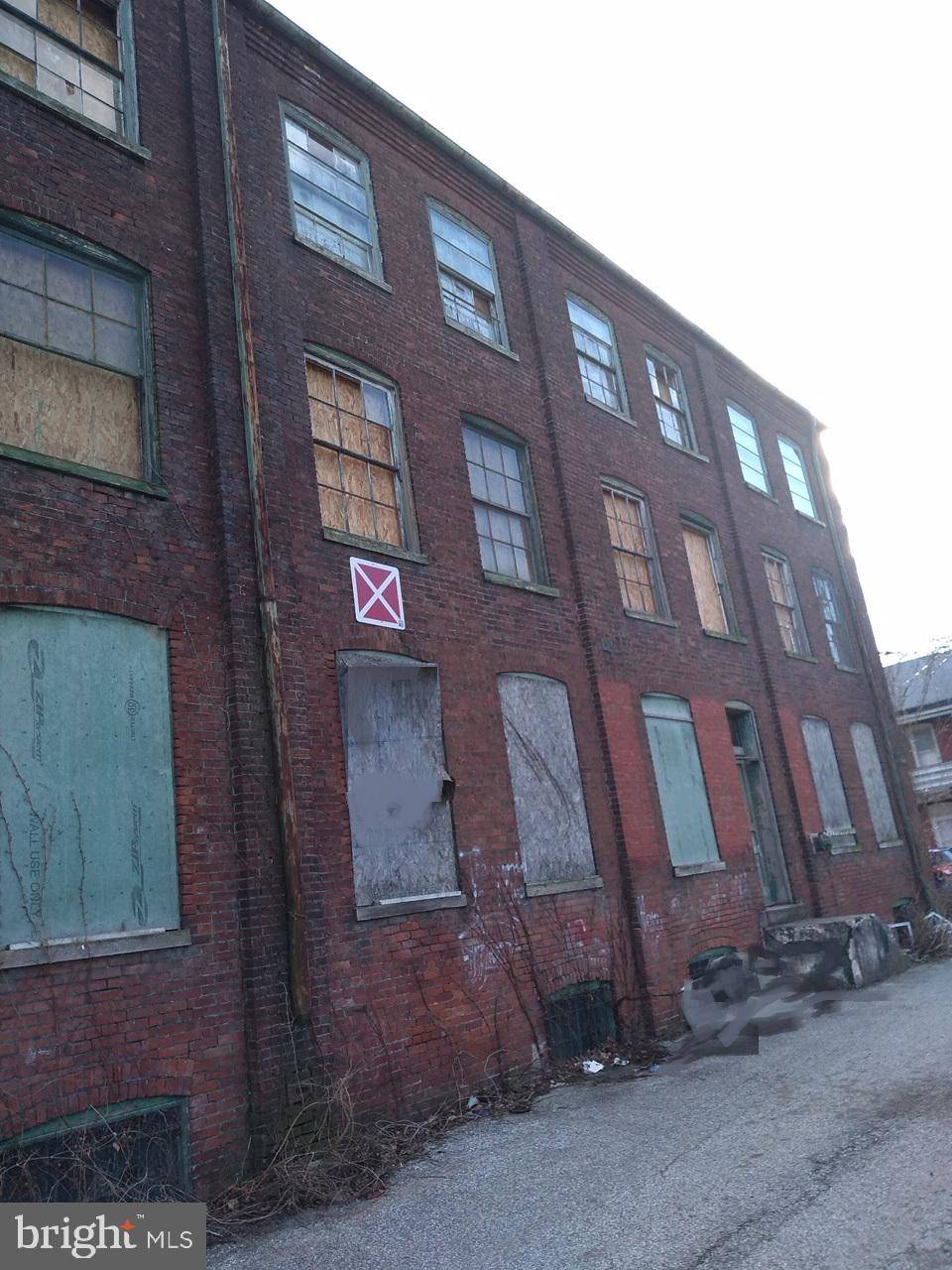 York, PA 17403,240 STONEWALL AVE