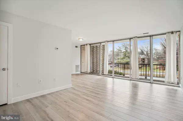 Annandale, VA 22003,7753 PATRIOT DR #14