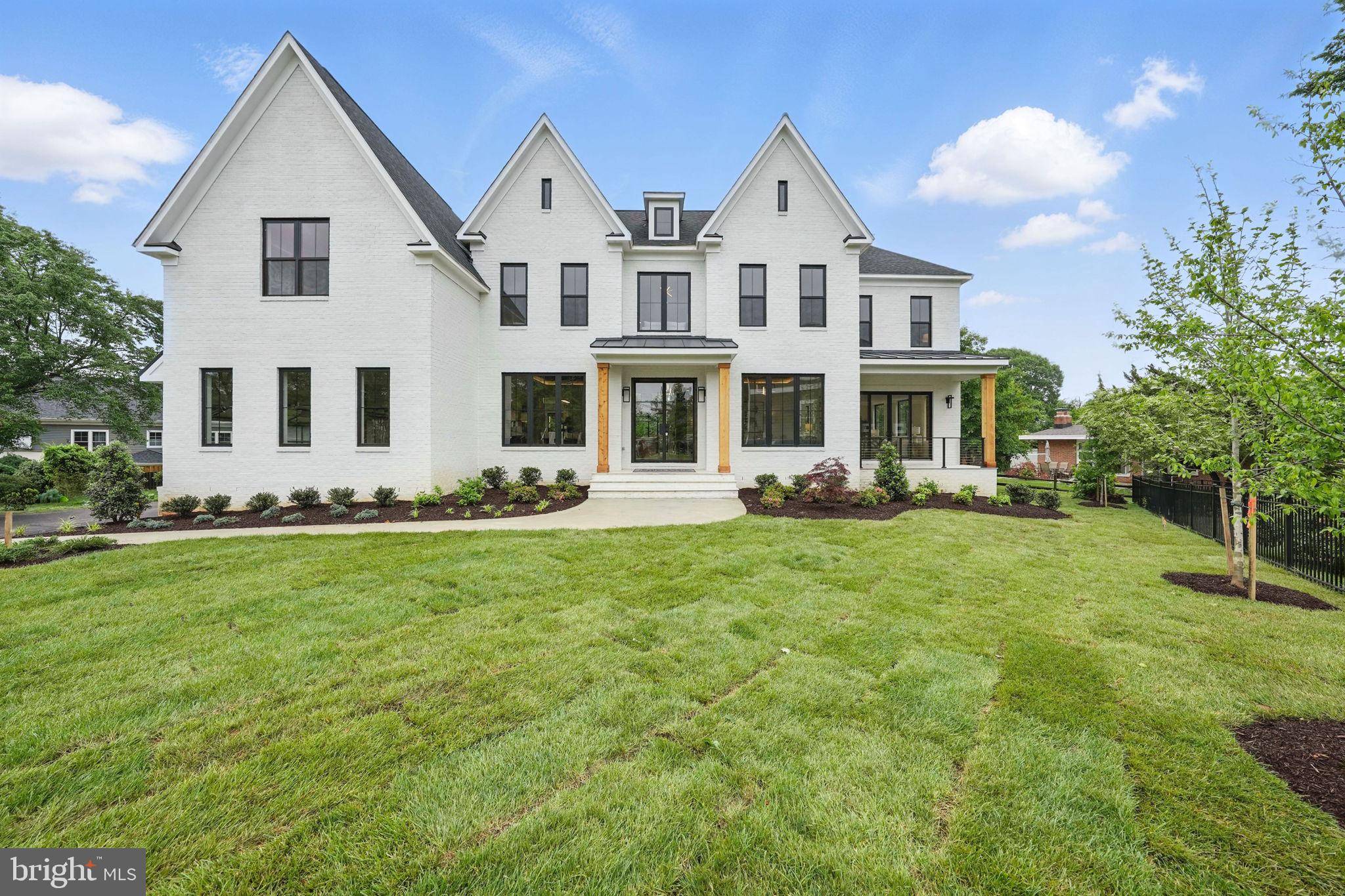 Mclean, VA 22101,1617 WOODMOOR LN