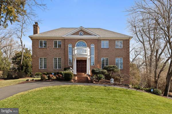 1071 SPRING HILL RD, Mclean, VA 22102