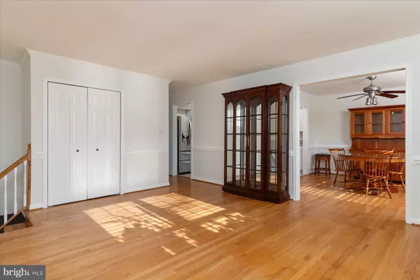 Odenton, MD 21113,512 WILLIAMSBURG LN