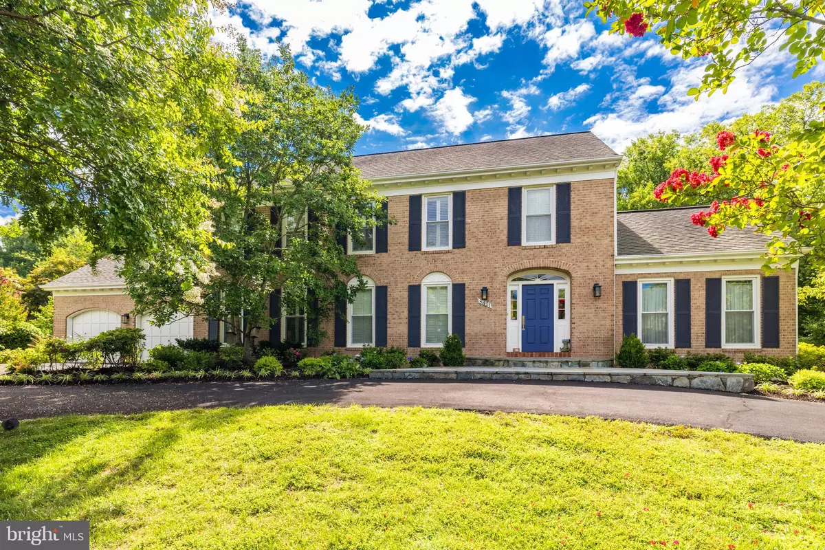 Mclean, VA 22102,8421 HOLLY LEAF DR