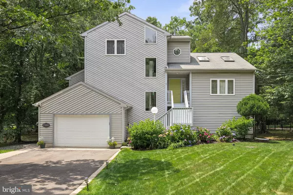 6 RANCOCAS BLVD, Mount Laurel, NJ 08054