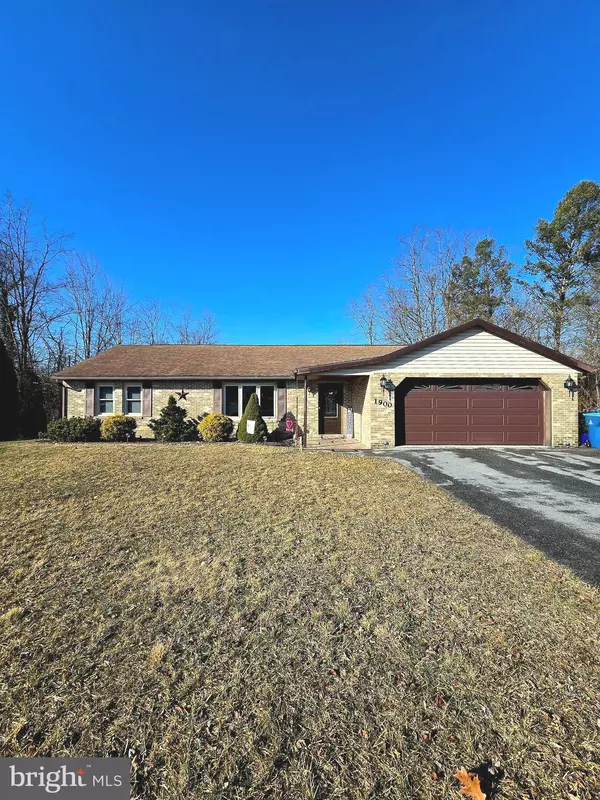 1900 MARY LN, Carlisle, PA 17013