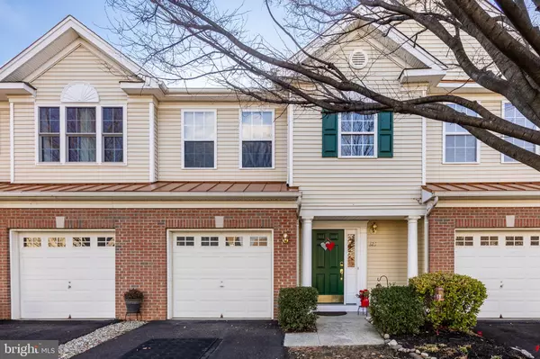 323 LISA WAY, Cinnaminson, NJ 08077