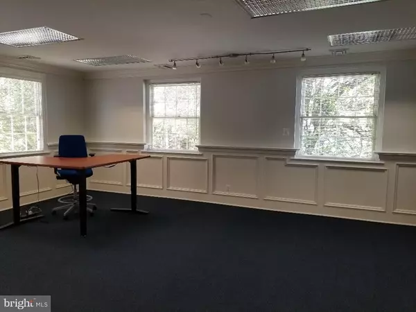 Fairfax, VA 22030,4021 UNIVERSITY DR