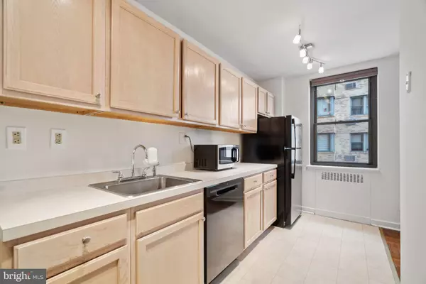 Philadelphia, PA 19130,2601 PENNSYLVANIA AVE #352