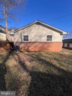 Front Royal, VA 22630,814 VIRGINIA AVE