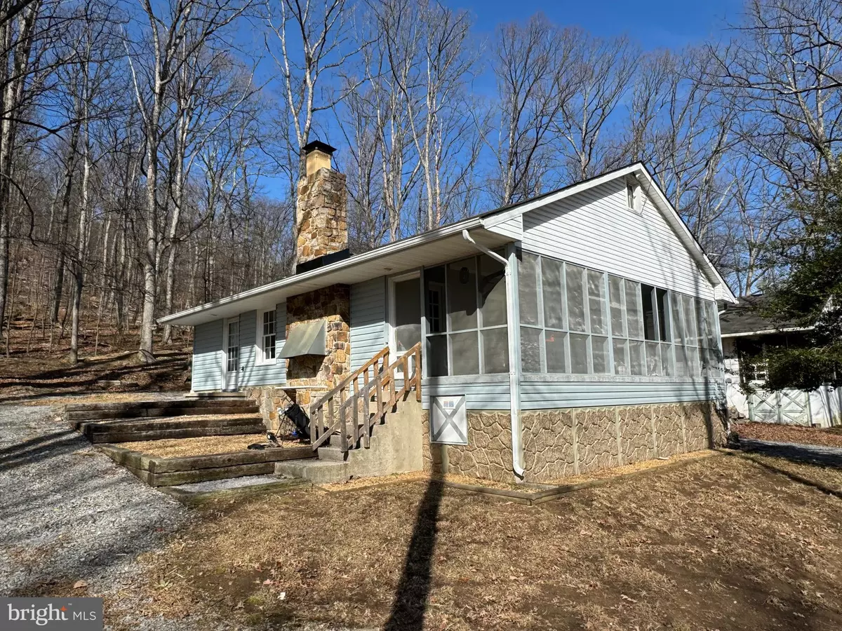 Hedgesville, WV 25427,40 AIRBOSS WAY