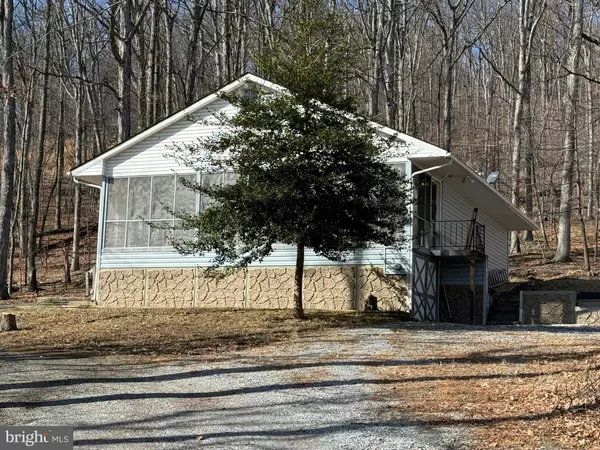 Hedgesville, WV 25427,40 AIRBOSS WAY