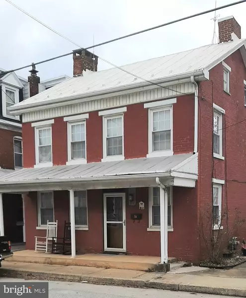 33 W CANAL ST, Dover, PA 17315