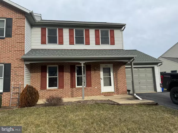 213 ZWECKER CIR, New Holland, PA 17557