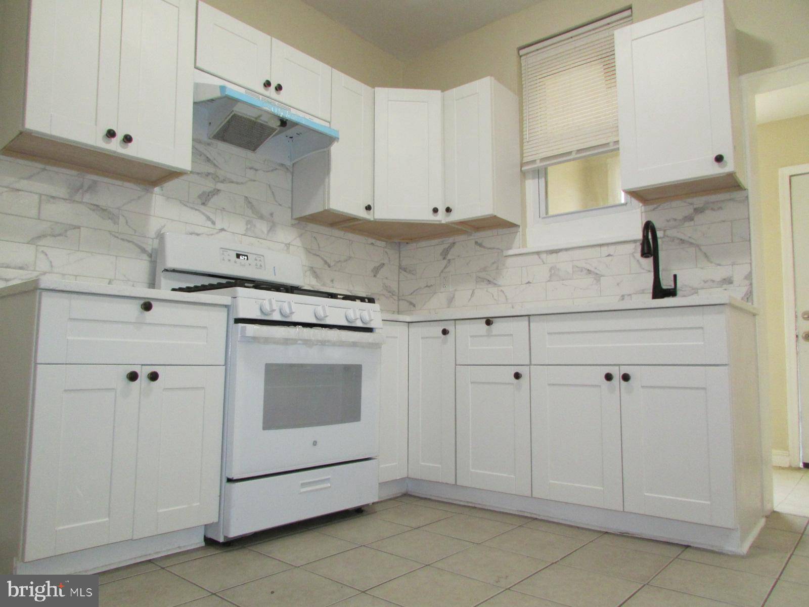 Philadelphia, PA 19120,5619 N AMERICAN ST
