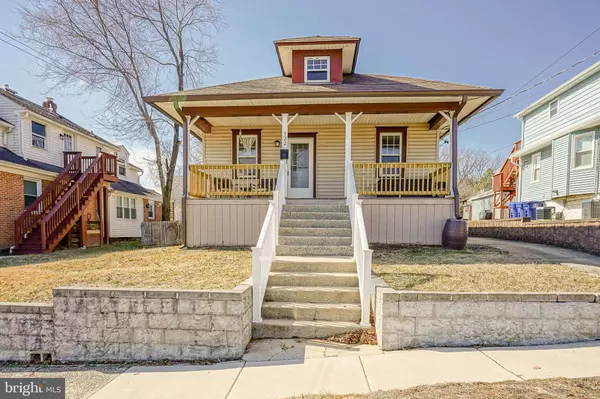 Maple Shade, NJ 08052,122 S CEDAR AVE