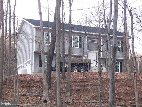 Hedgesville, WV 25427,207 GLASTONBURY LN