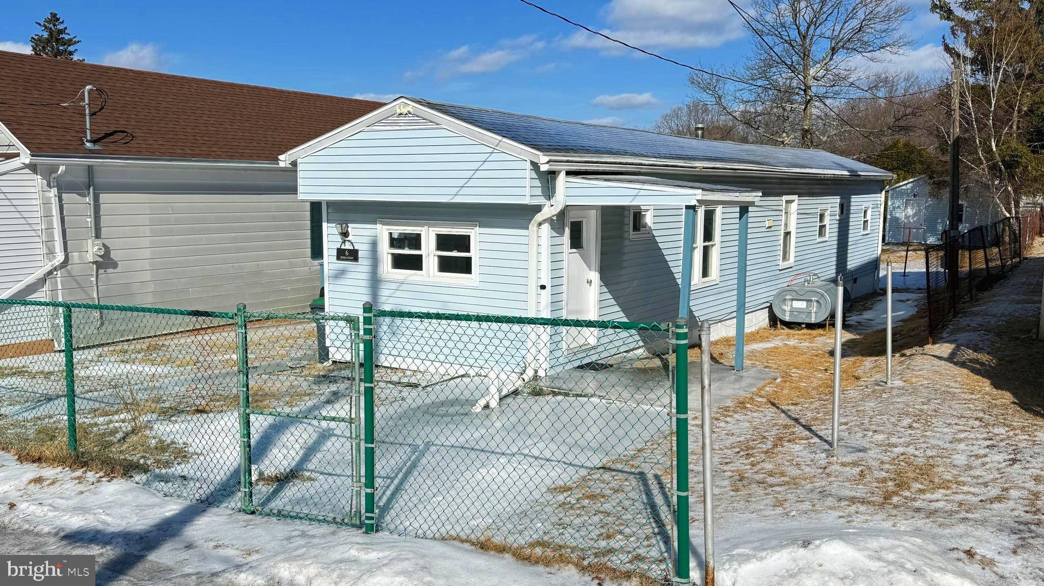 Mcadoo, PA 18237,6 MIDDLE ST
