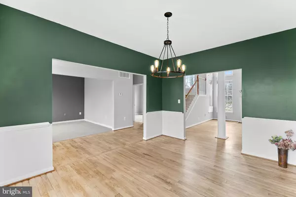 Round Hill, VA 20141,35812 PARK HEIGHTS CIR