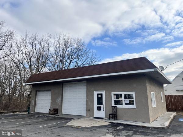 Mount Joy, PA 17552,259 W MAIN ST