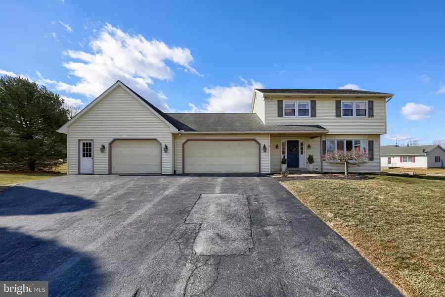 12 KINGS CT, Gordonville, PA 17529