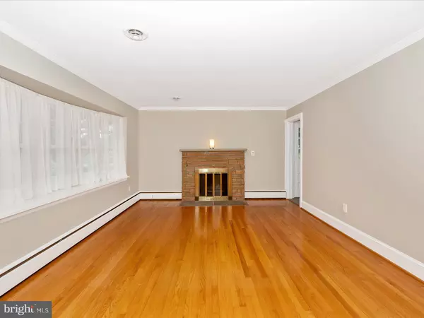 Gaithersburg, MD 20877,8921 N WESTLAND DR