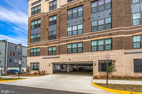 Herndon, VA 20171,2320 FIELD POINT RD #4-404