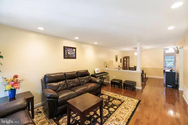 Pennington, NJ 08534,15 VOORHEES CT