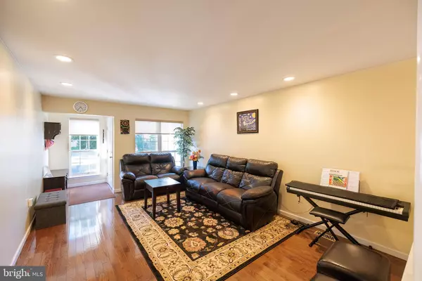 Pennington, NJ 08534,15 VOORHEES CT