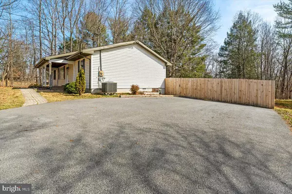 Hedgesville, WV 25427,294 WISHBONE CIR
