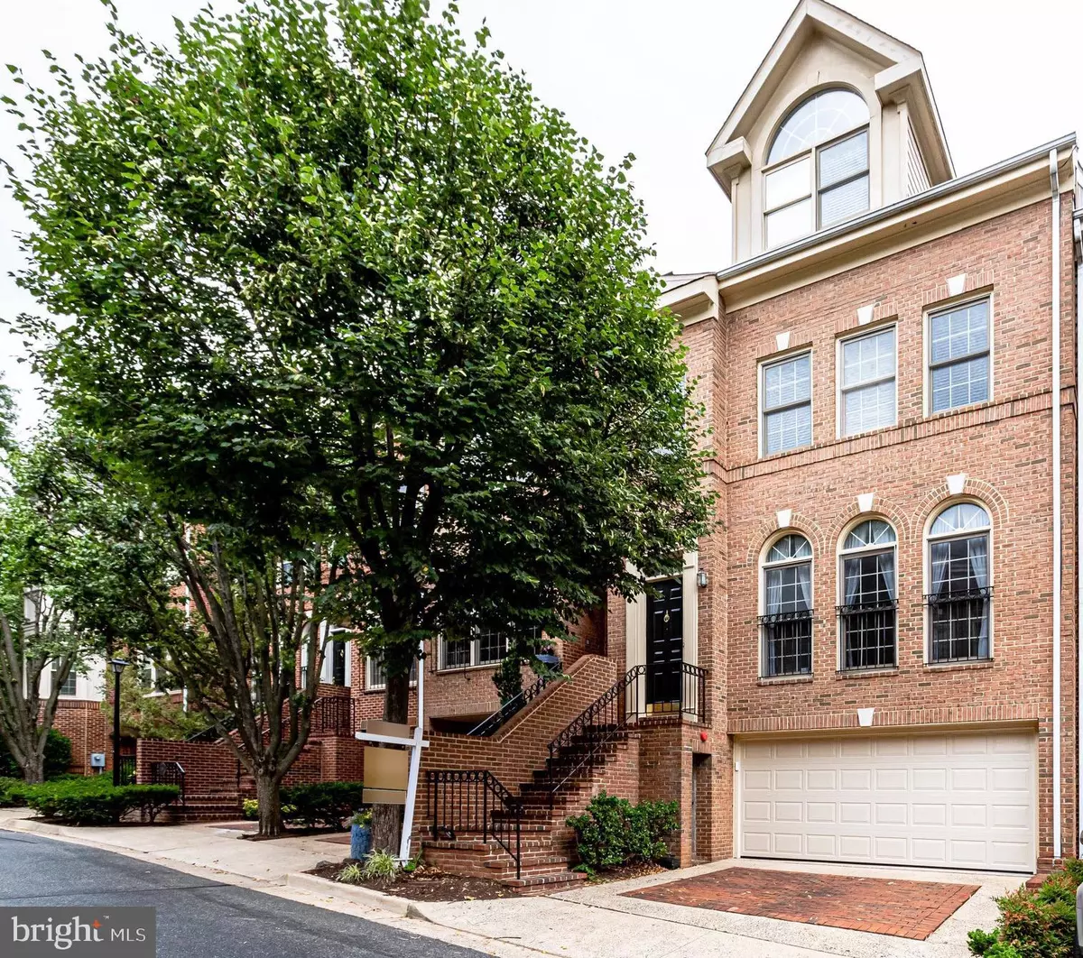 Arlington, VA 22209,1527 N COLONIAL CT