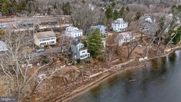 Titusville, NJ 08560,19 RIVER DR