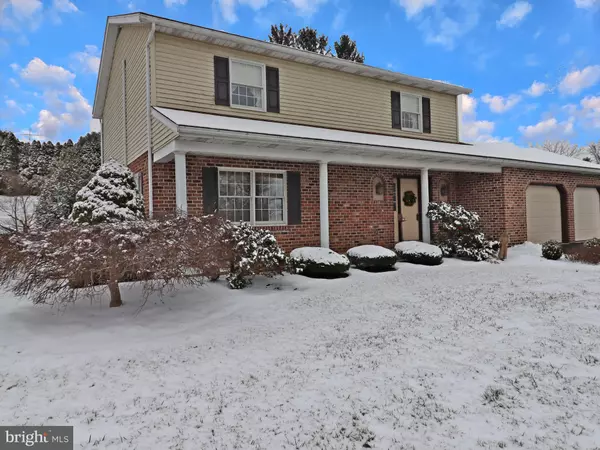 46 BRIAR CREST MNR, Lititz, PA 17543