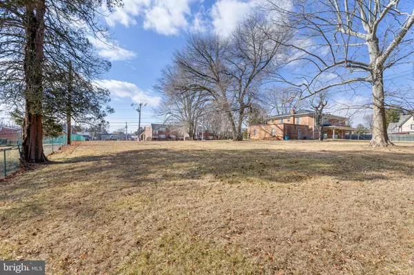Broomall, PA 19008,228 S PARKWAY