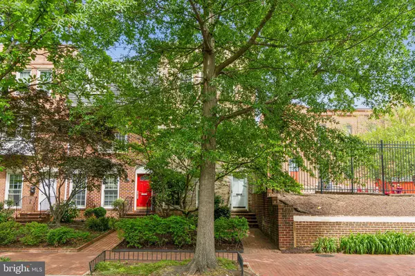 414 3RD ST SE, Washington, DC 20003