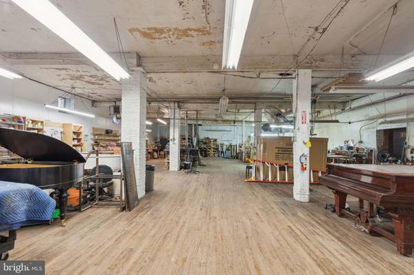 Philadelphia, PA 19144,24-26 E COULTER ST