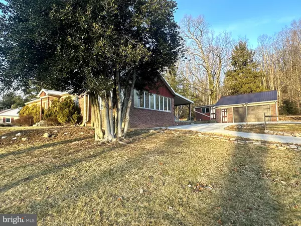 6355 PIGEON HILL RD, Hanover, PA 17331