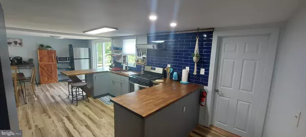 Stroudsburg, PA 18360,106 FLOWERTOWN RD