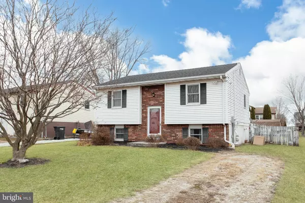 10 ANTLER LN, New Oxford, PA 17350