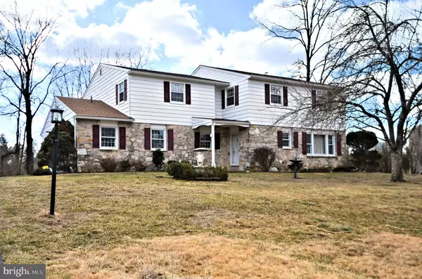 82 SERENE DR, Southampton, PA 18966