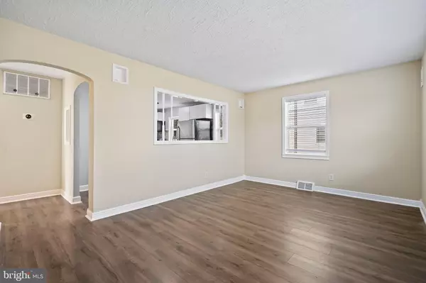 Ewing, NJ 08628,312 WYNNEWOOD