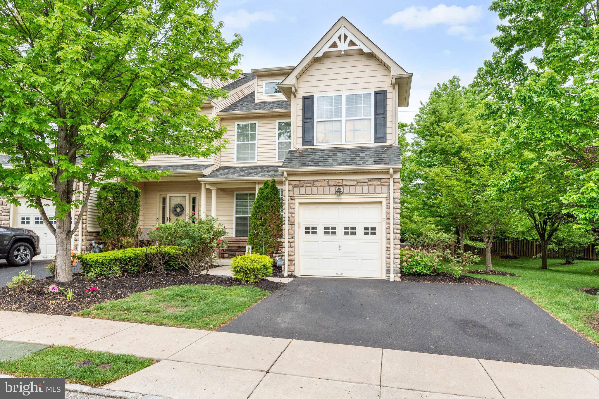 Conshohocken, PA 19428,115 SHERWOOD LN
