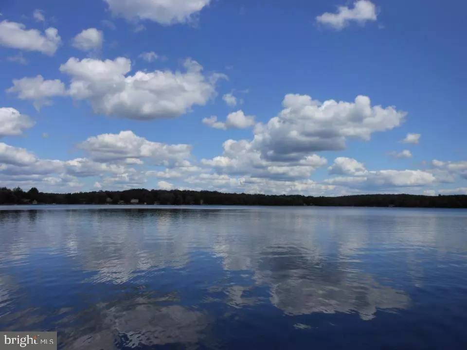 Pocono Lake, PA 18347,11 MOHICAN TRL