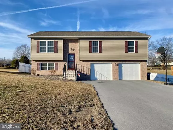 2368 ADRIENNE LANE, Chambersburg, PA 17202